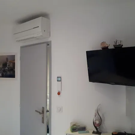 La Casa Tranquilia Chez Vero Et Jj A Marseillan (Herault)